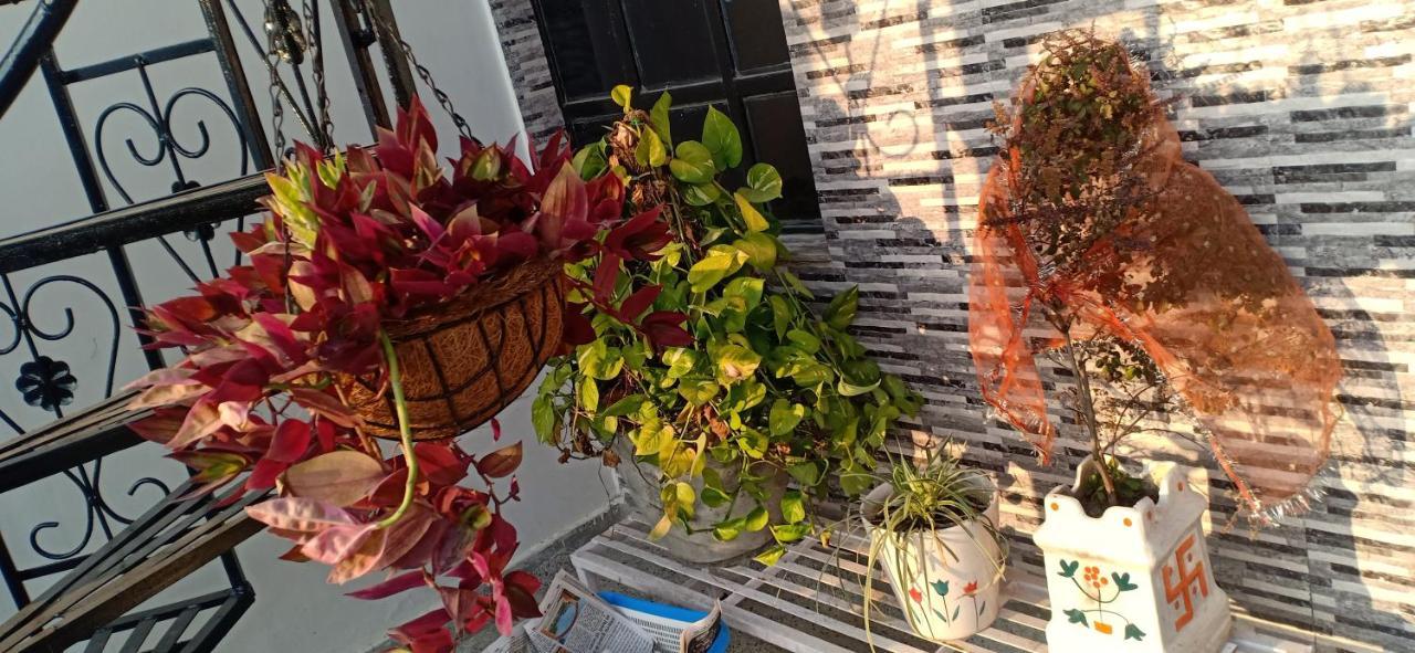 Appartement Sugandhim Kutir à Dehradun Extérieur photo