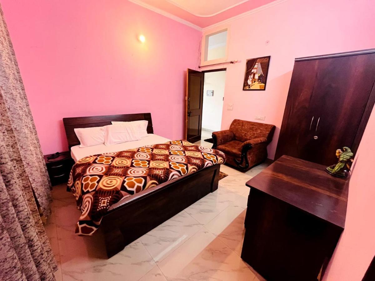 Appartement Sugandhim Kutir à Dehradun Extérieur photo