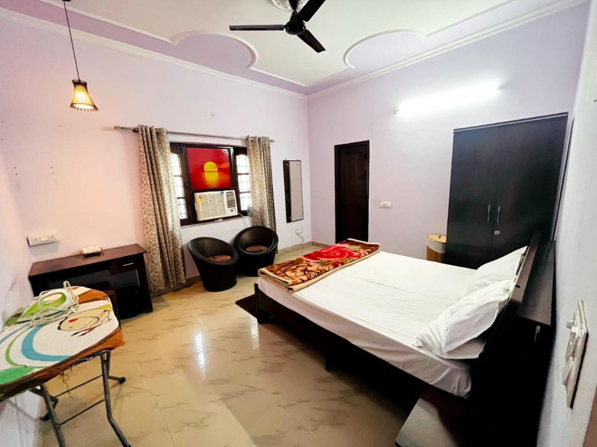 Appartement Sugandhim Kutir à Dehradun Extérieur photo